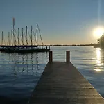 B&bslapenopeeneiland Bed & Breakfast